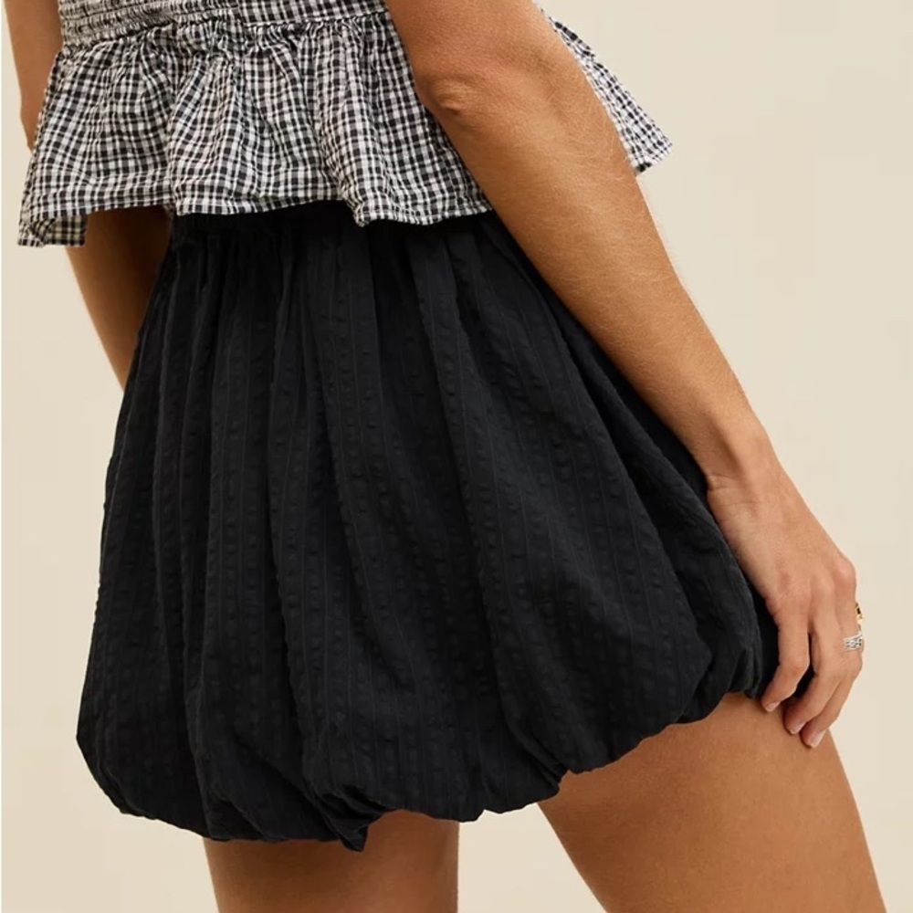 NWT AERIE Black Textured Bubble Skirt